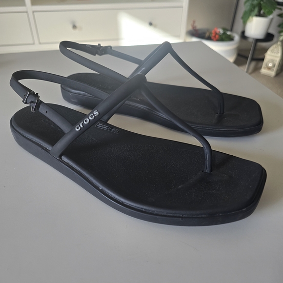 CROCS Shoes - Crocs Women’s Black Slingback Thong Sandals Size 7W